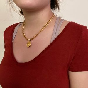 Super stretchy ruby v neck